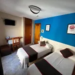 Guest house Bar El Gato Del Acueducto 2*